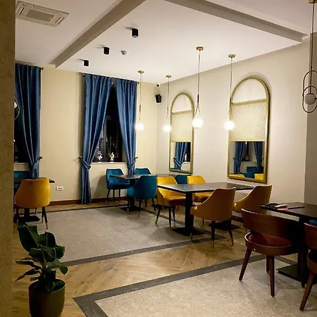 Avior Garni Hotel